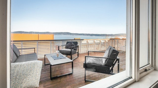 Her er det sol fra soloppgang til ca. 13:00 iflg. selger - Veranda er ikke byggesøkt eller godkjent