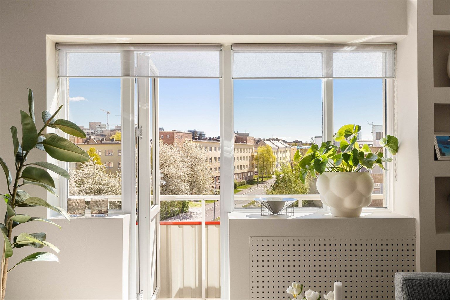 Leiligheten er gjennomgående, med gode lysforhold med flott utsyn og en luftig atmosfære.
Foto: Henrik Eriksen v/Fotostallen