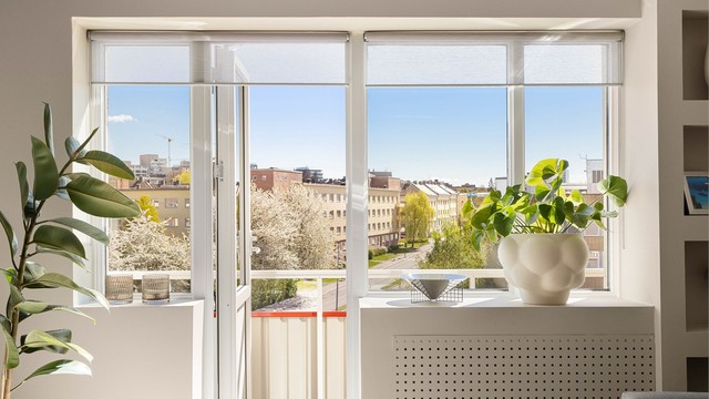Leiligheten er gjennomgående, med gode lysforhold med flott utsyn og en luftig atmosfære.
Foto: Henrik Eriksen v/Fotostallen