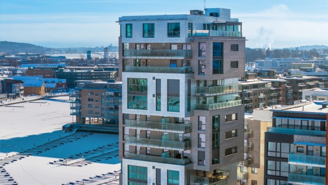 Leiligheten ligger i 8 etasje.