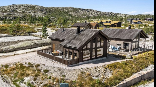 Velkommen til Ramnvegen 11. Nyere hytte beliggende på toppen av Vrådal Panorama