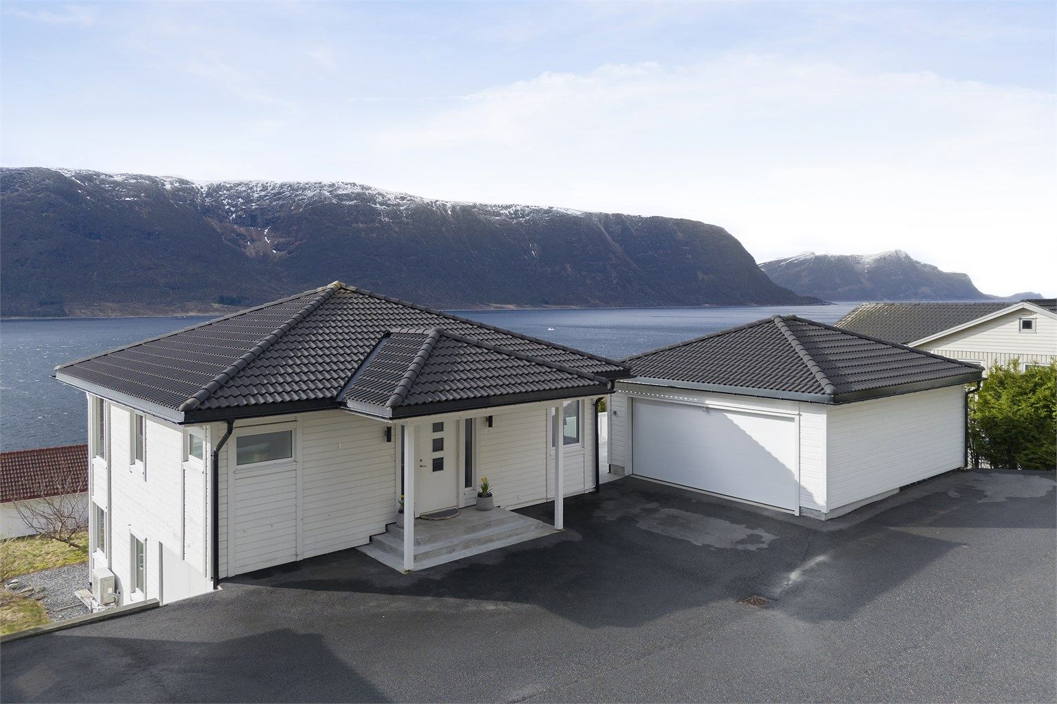 Velkommen til Skusetmarka 24, boligen selges av Krogsveen Sunnmøre v/Eiendomsmelger Geir Kristian Ødegård