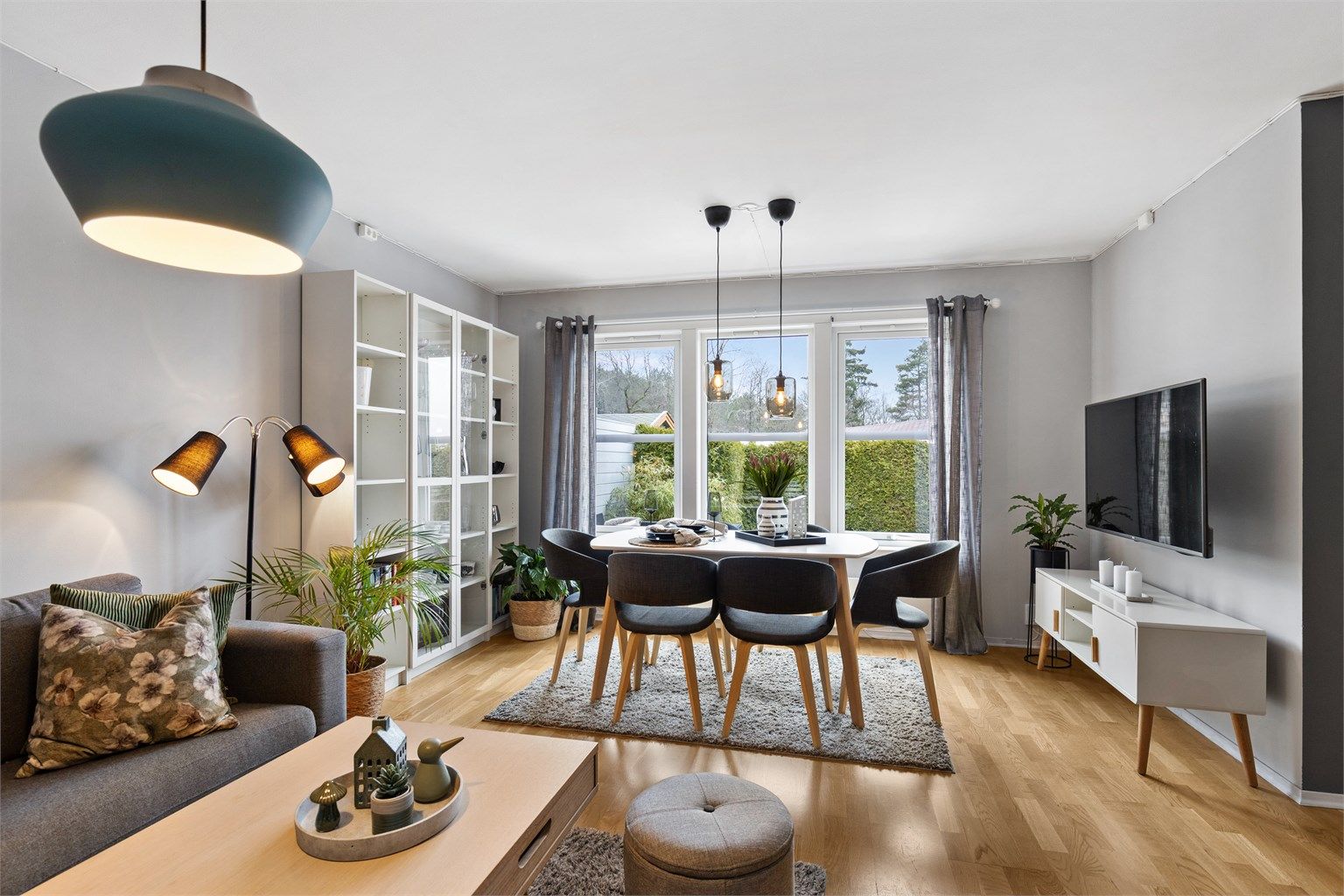 Robin Lauritzen v/ Krogsveen har gleden av å presentere Trygve Nilsens vei 28E! Foto: Pål Aanerud.