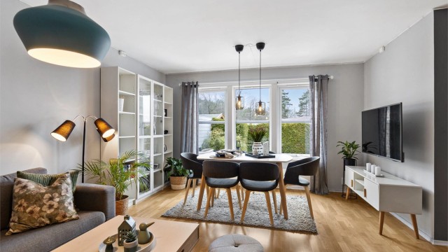 Robin Lauritzen v/ Krogsveen har gleden av å presentere Trygve Nilsens vei 28E! Foto: Pål Aanerud.