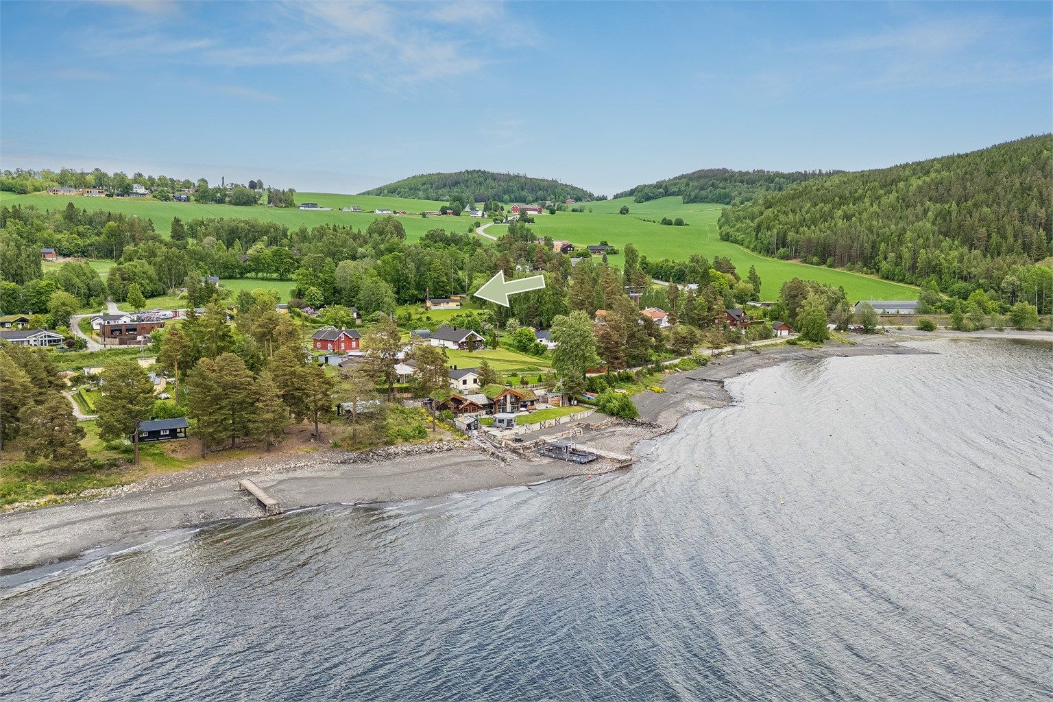 Velkommen til Jessnesvegen 675 - Eldre fritidsbolig med nærhet til Mjøsa! 