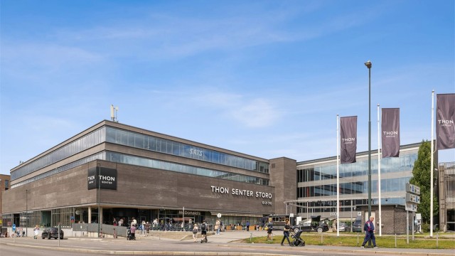 Bredt utvalgt av butikker på Thon Senter Storo er kun få minutters kjøring fra eiendommen