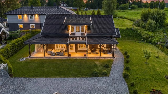 Krogsveen Jessheim v/ Emilio de Paoli Dunne | Boligen har en rolig og tilbaketrukket beliggenhet med stor overbygget terrasse.
