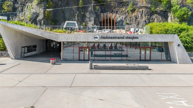 Umiddelbar nærhet til togstasjonen i sentrum