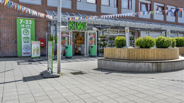Kiwi Ellingsrud ligger i gangavstand fra leiligheten for daglige innkjøp.