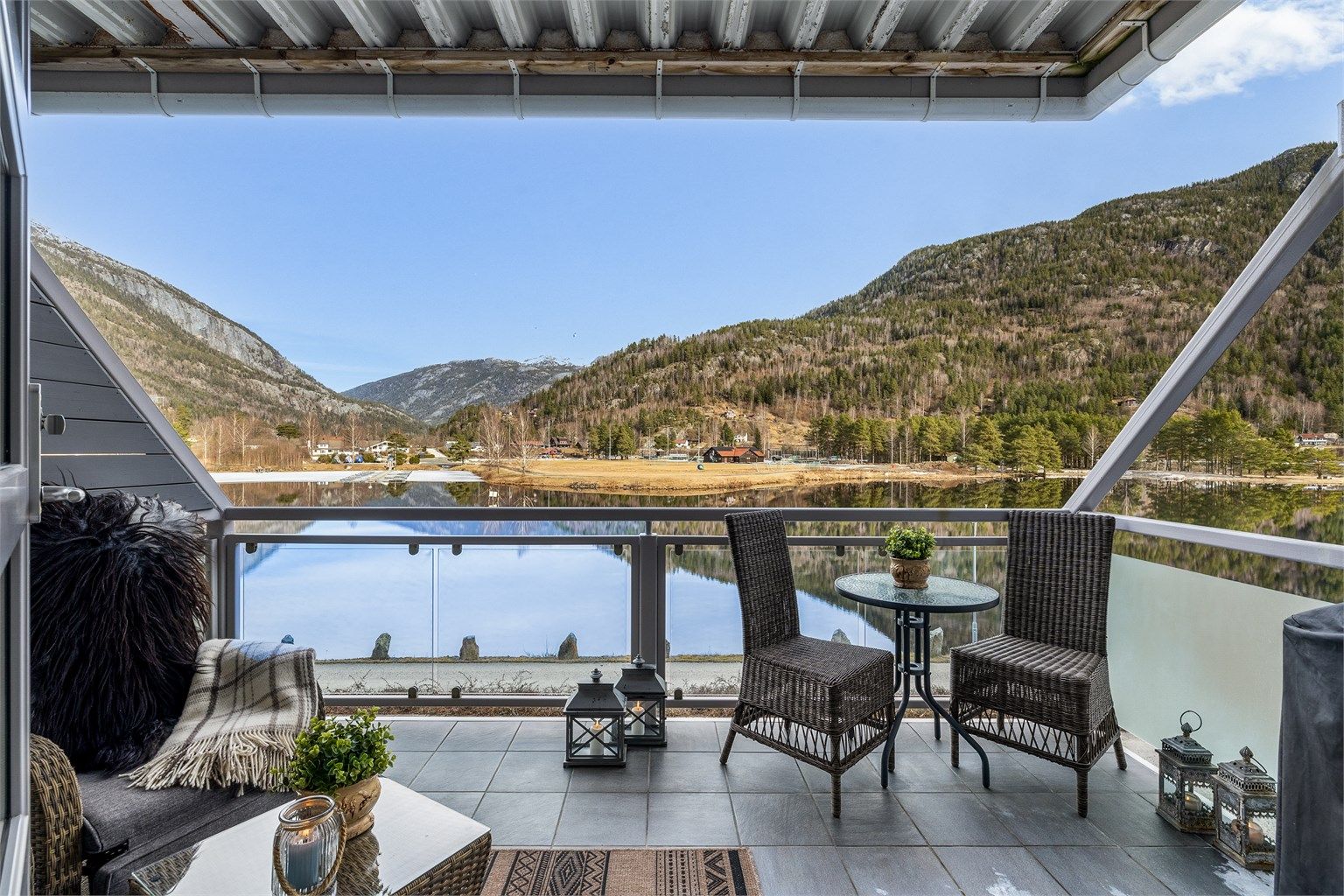 Her har du plass til å samle noen nære og kjære for å grille mat på en varm sommerdag.