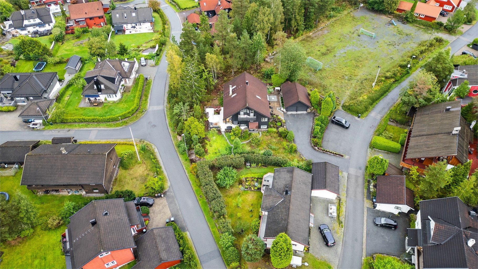 Velkommen til Dueåsen 45, presentert av Terje Tveit i Krogsveen.