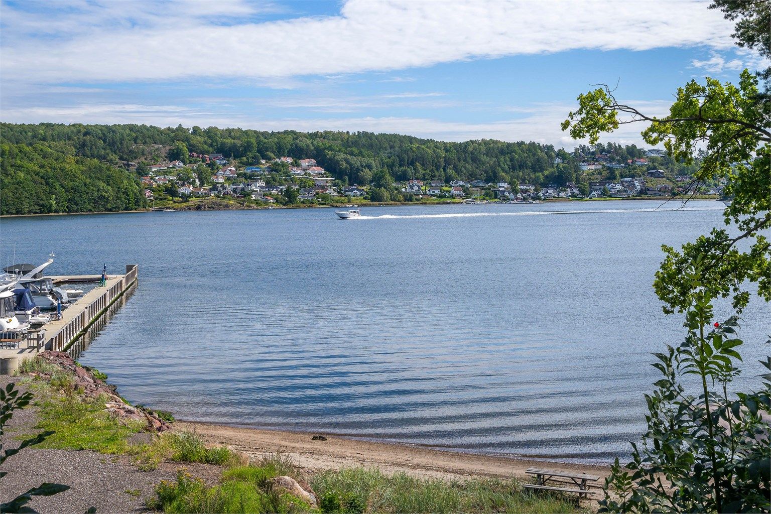 Badeplass kun en rusletur unna boligen!