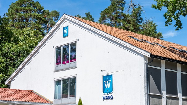 WANG Toppidrett ligger kun 6 minutter unna med bil.
