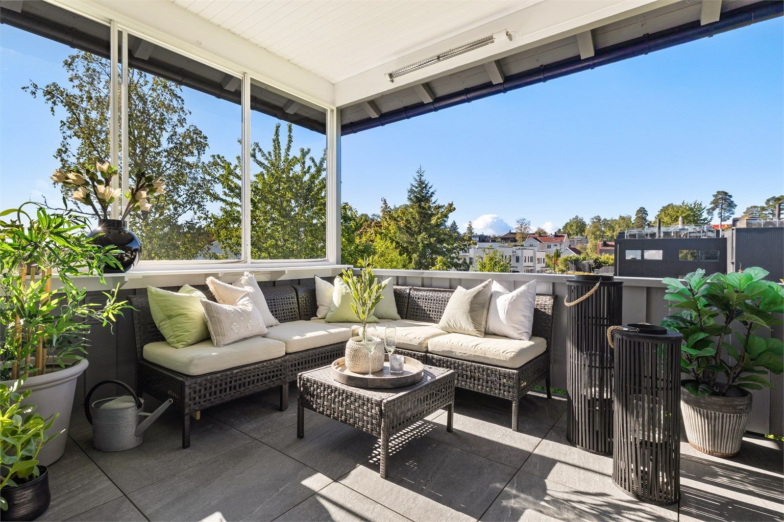 Attraktiv beliggenhet i solrikt villaområde på Nordstrand, nær skole, barnehager, turområder, fjord og kollektivtransport.