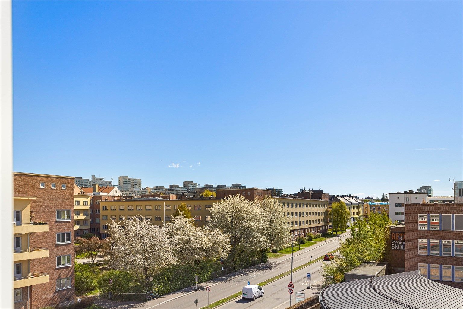 Beliggenheten på Sandaker gir nærhet til både servicetilbud og grønne lunger som Torshovparken og Akerselva.