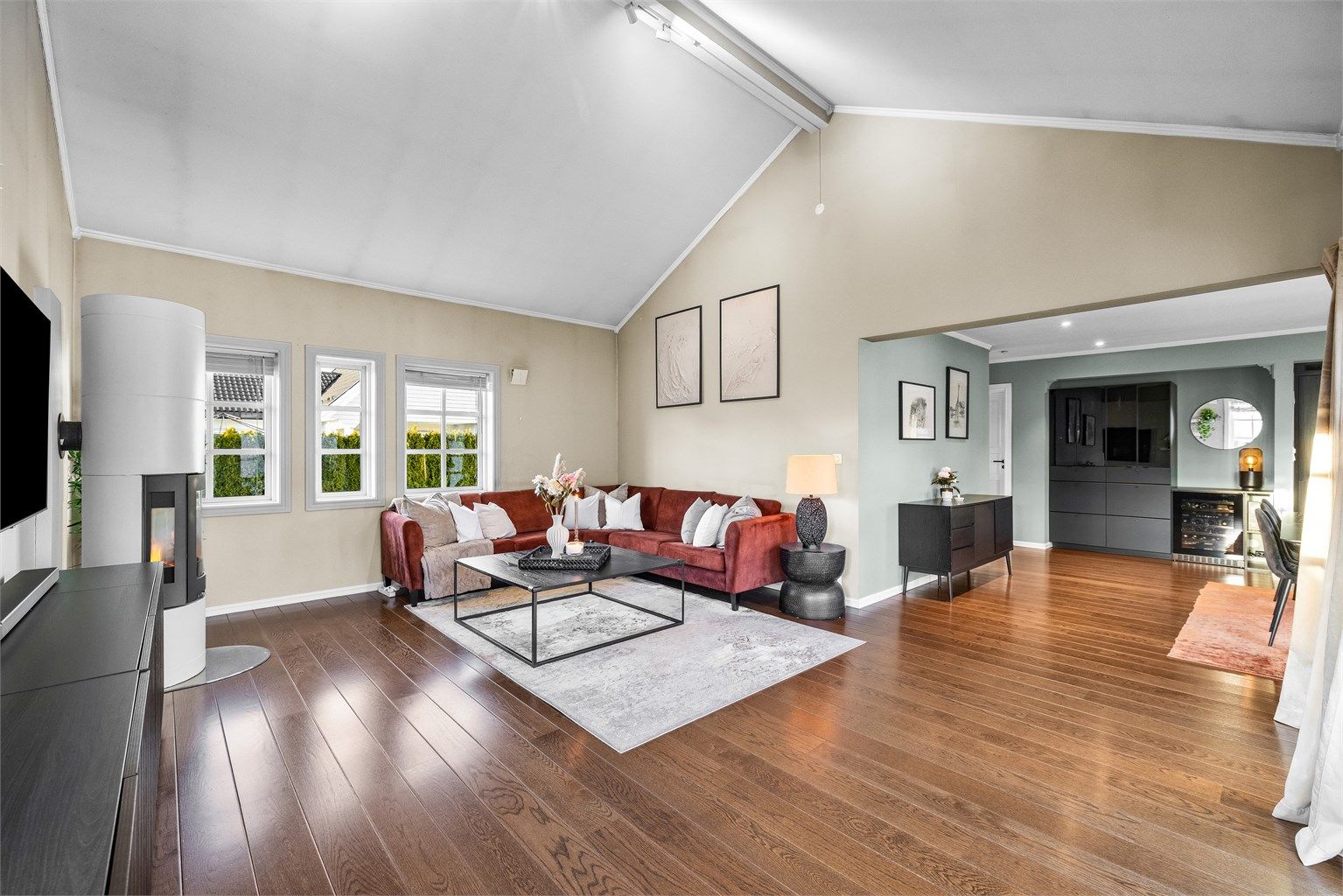 En ny varmepumpe fra 2023 sørger for effektiv oppvarming og kjøling.