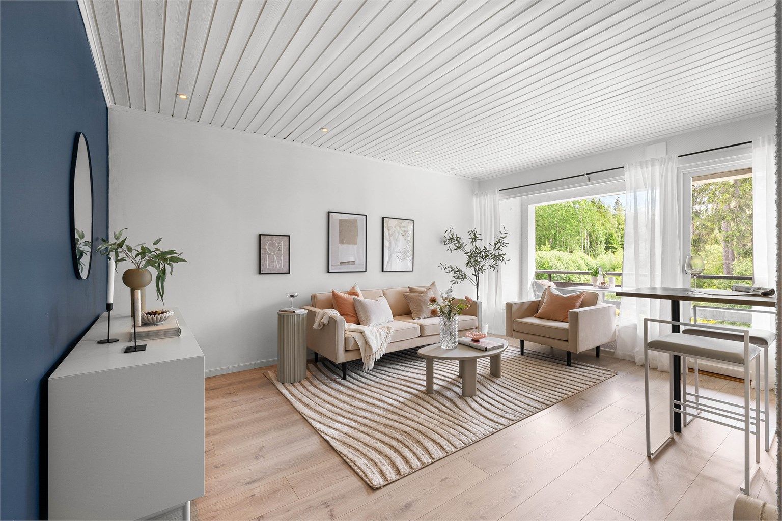 Leiligheten ble omfattende oppgradert og påkostet i 2020. Resultatet er et moderne og helhetlig uttrykk.