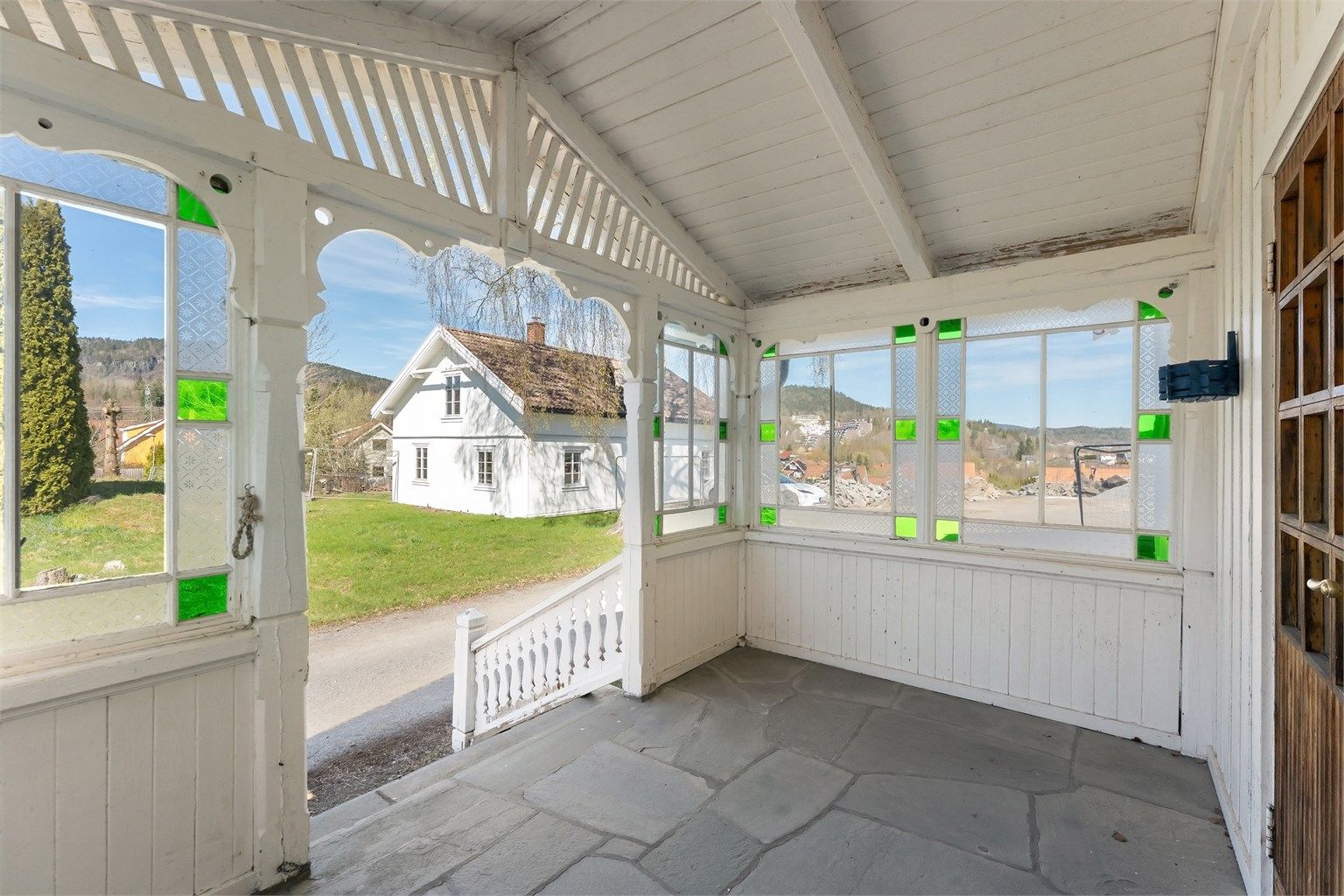 Velkommen til visning av denne flotte eneboligen med en rik historie, og et godt utgangspunkt for den perfekte familieboligen