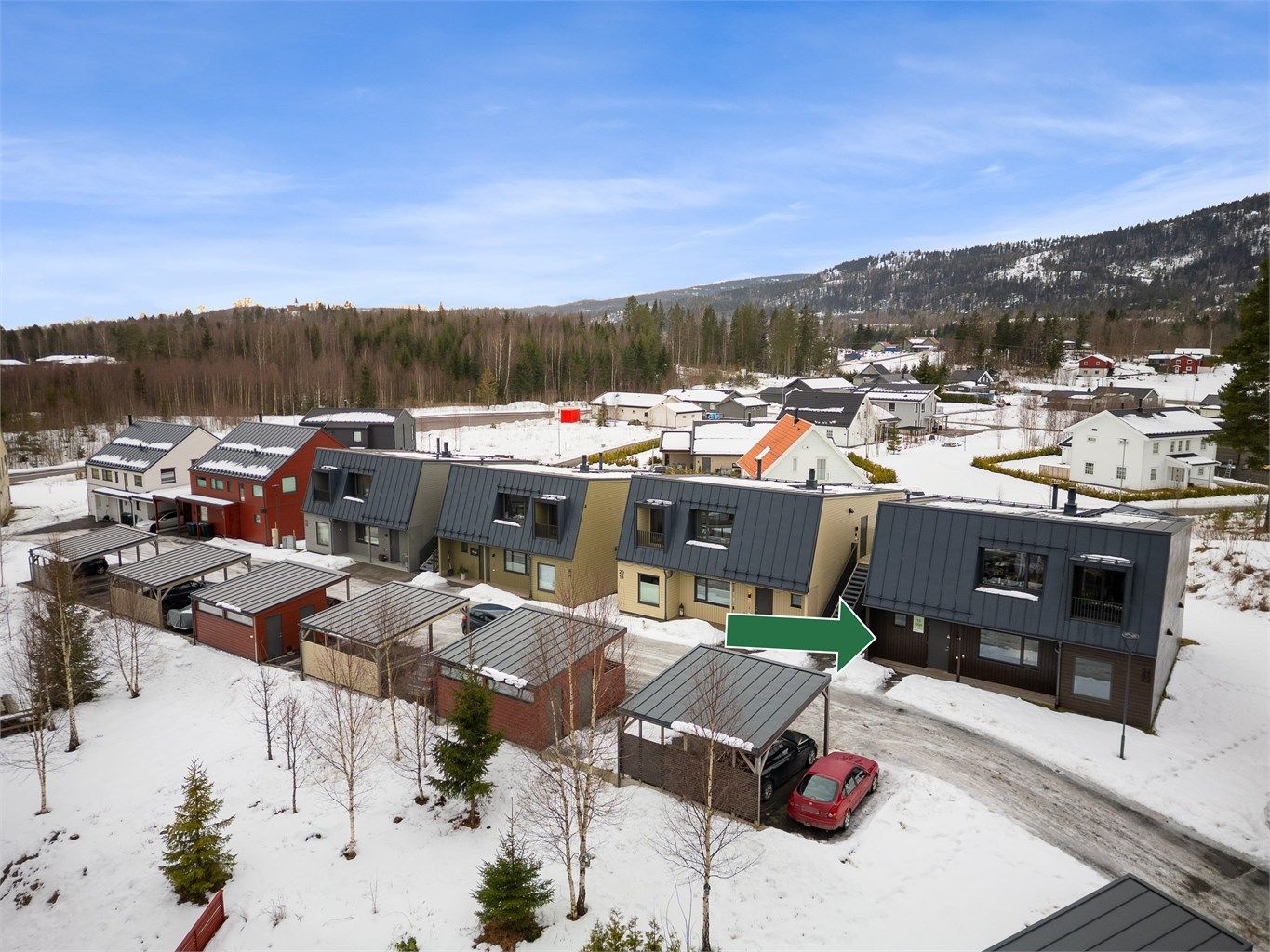 Til fellesarealene hører utearealer som gangveier, grøntanlegg, gårdsrom, oppholds-/lekearealer og sittegrupper.