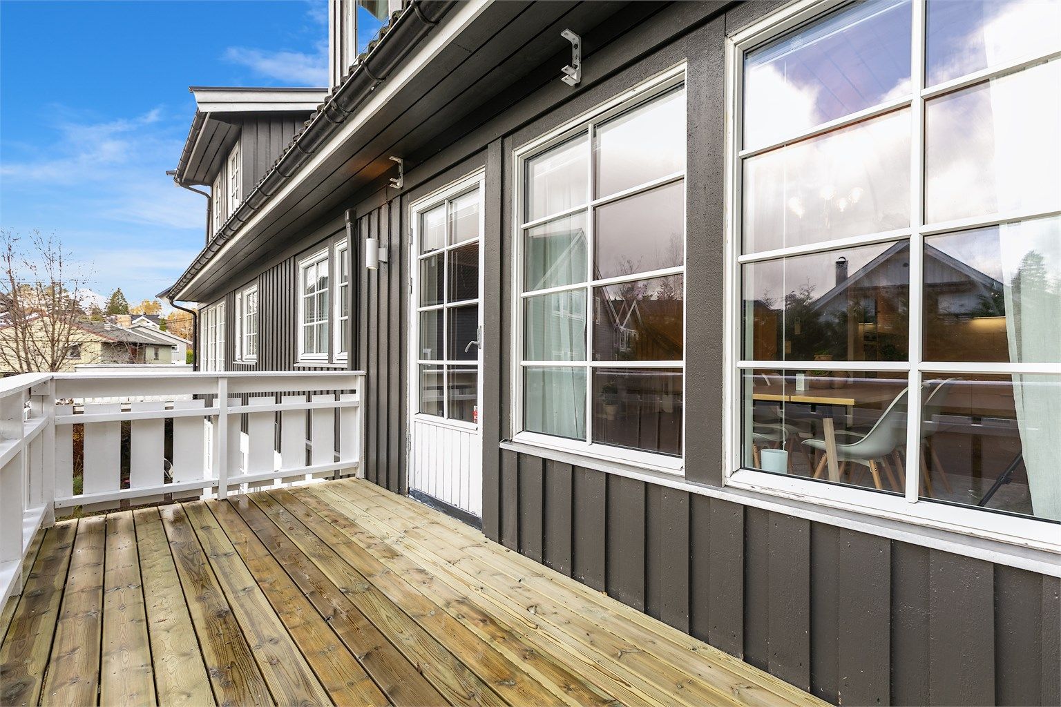 Balkongen er på 8 kvm mulighet til å etablere flere sittegrupper.