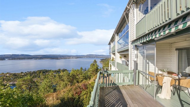 Velkommen til Håkonskastet 9A - presentert av Elisiff Wennersgaard v/Krogsveen Nesodden.