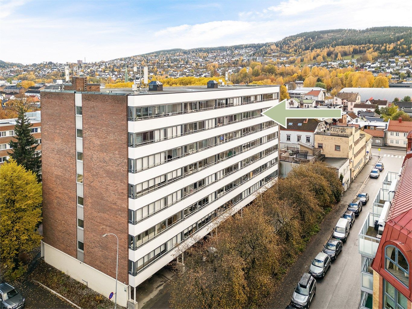 Felles overbygget inngangsparti med videre heis- og trappeadkomst til leilighetens etasjeplan (6. etasje).