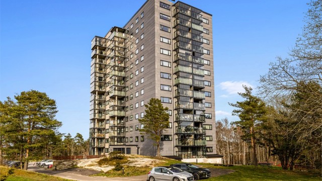 Sameiet har foretatt betydelige oppgraderinger, blant annet med ny fasade, nye vinduer, nye balkongdører og større balkonger med innglassing i 2022/2023.