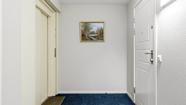 Heisen stopper rett utenfor døren