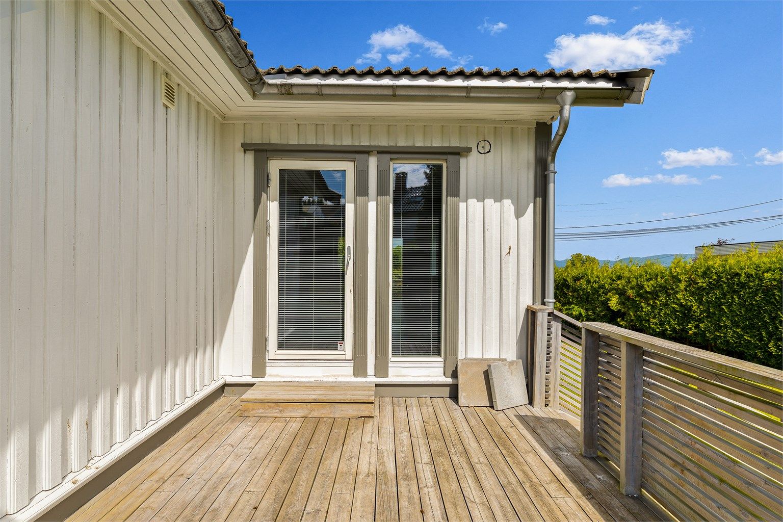 Sør-østvendt terrasse.