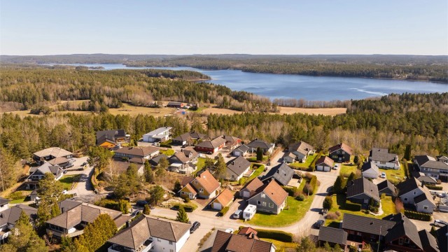 Nabolaget på Nordlitoppen er rolig og meget barnevennlig, helt uten gjennomgangstrafikk.