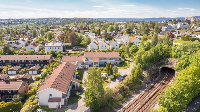 Østmarka ligger like i nærheten og byr på flotte tur- og friluftsområder året rundt.