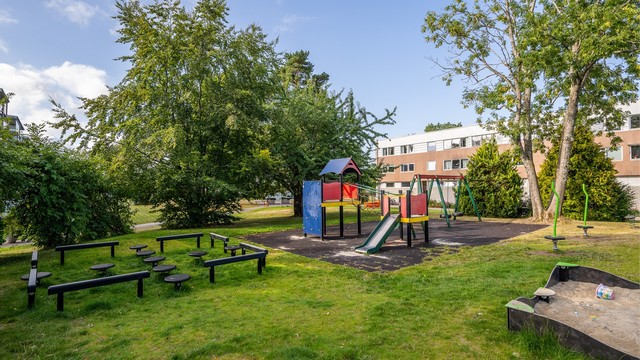 Borettslaget har en nyere lekeplass på fellesområdet.