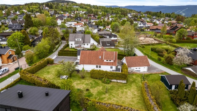 Eiendommen er beliggende på attraktive og veletablerte Konnerud, i rolige omgivelser.
Foto: Knipzet AS - Emmy af Geijerstam