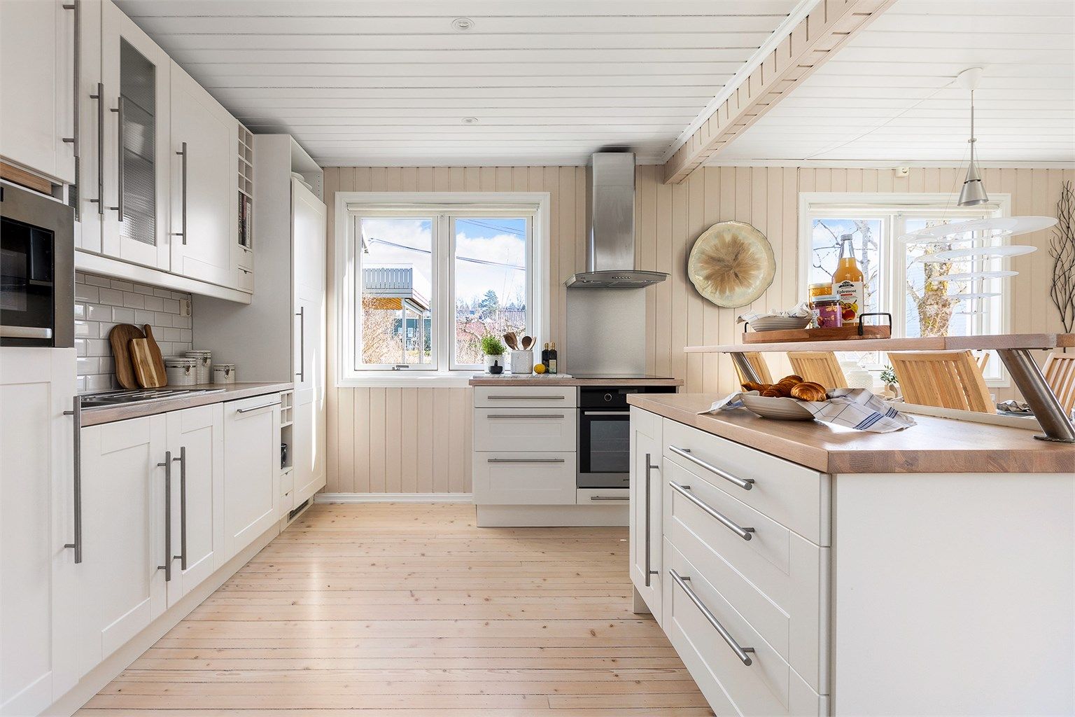 Innholdsrik halvpart av tomannsbolig med god standard og attraktiv beliggenhet 