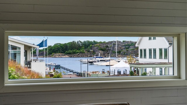 Denne beliggenheten gjør at du også har deilig ettermiddag- og kveldssol på verandaen din mot vest.