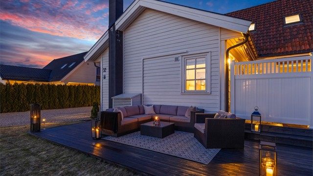 Loungeområdet på terrassen er et perfekt sted for sene sommerkvelder.