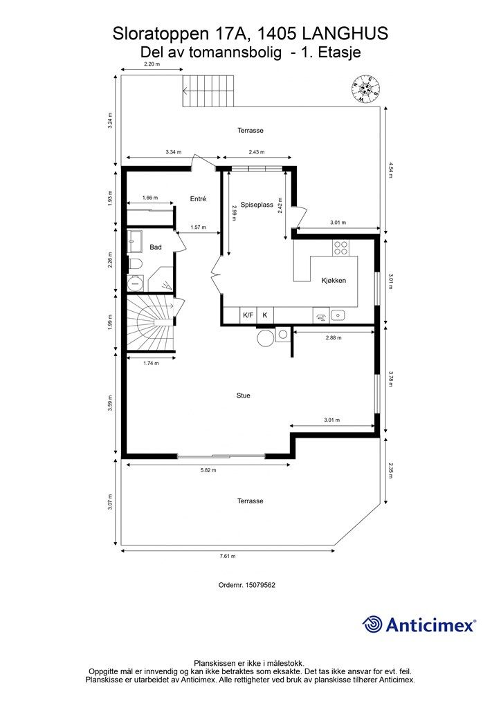 1. etasje har en praktisk planløsning med entré, bad, stue og et romslig, separat kjøkken.