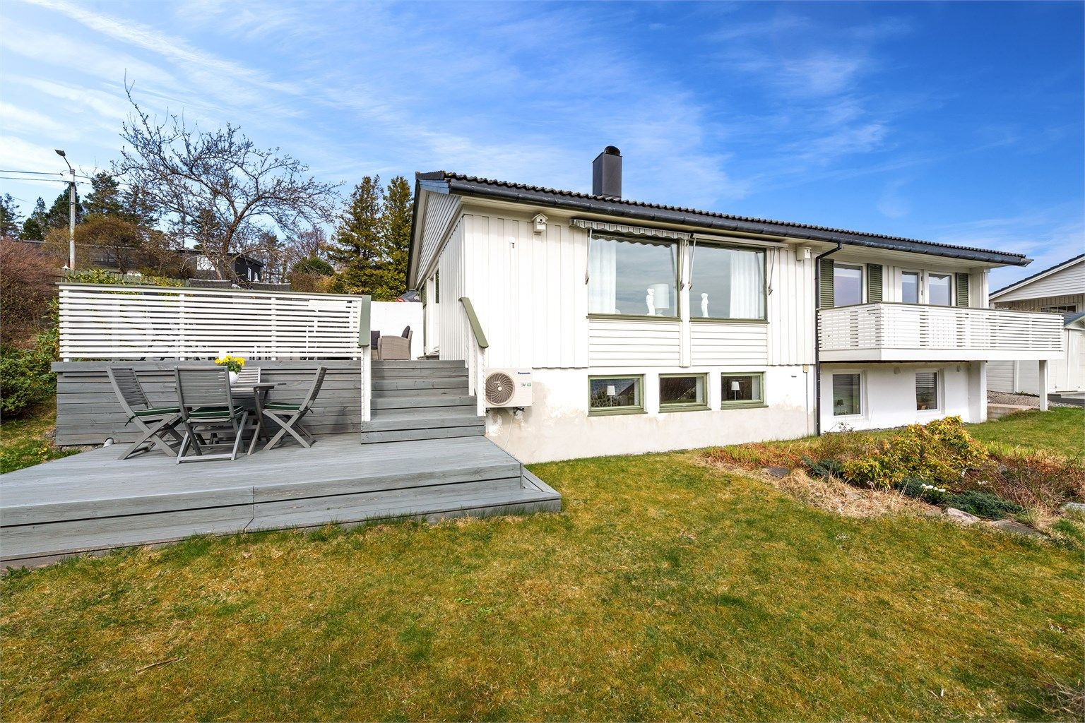 Velkommen til Slinningsvegen 57 presentert av Krogsveen Sunnmøre v/Eiendomsmegler/Fagansvarlig Even Roth