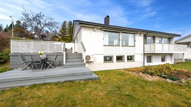 Velkommen til Slinningsvegen 57 presentert av Krogsveen Sunnmøre v/Eiendomsmegler/Fagansvarlig Even Roth