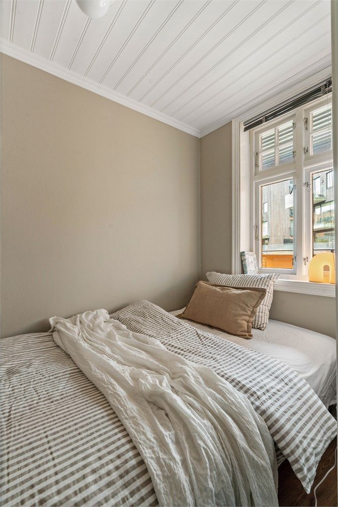 Soverom 2/trapperom. Ikke godkjent for varig opphold.