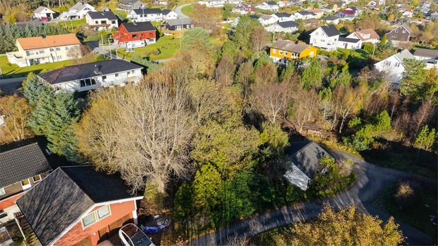 Boligtomt med sentral og barnevennlig beliggenhet på Valderøya