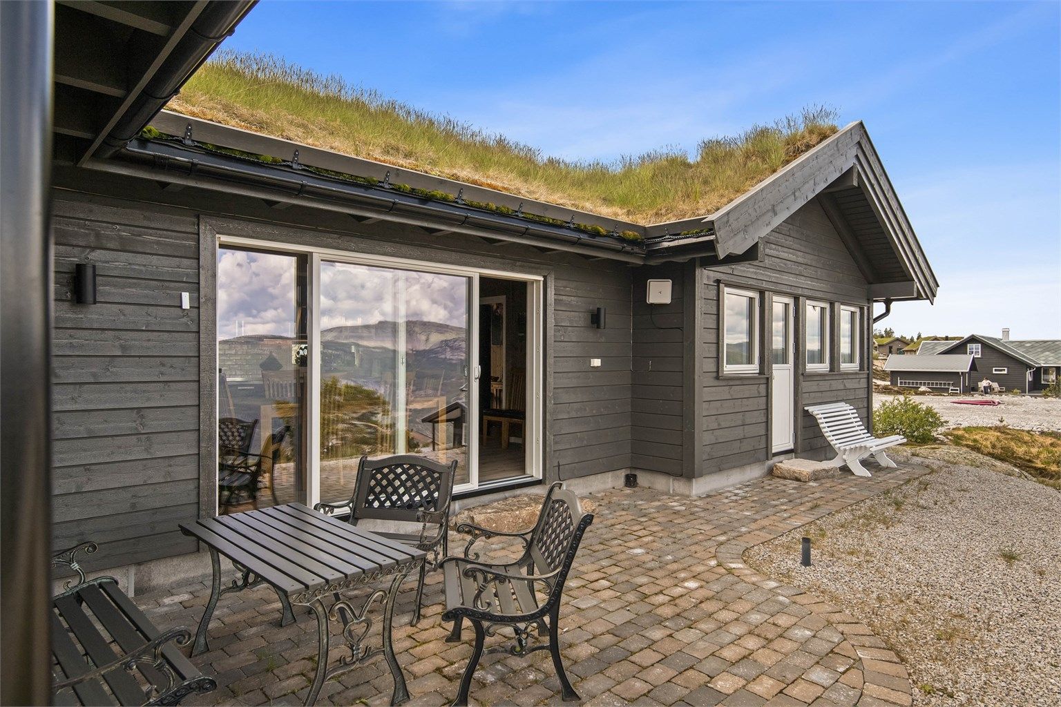 Det er valgt utførelse og materialer med tanke på lettvint hyttehold