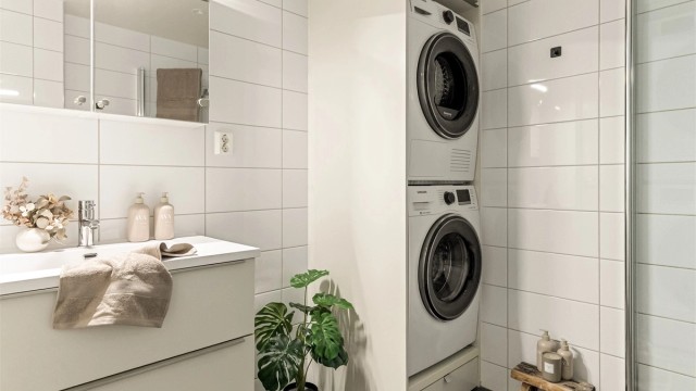 - Opplegg og plass til tørketrommel og vaskemaskin -