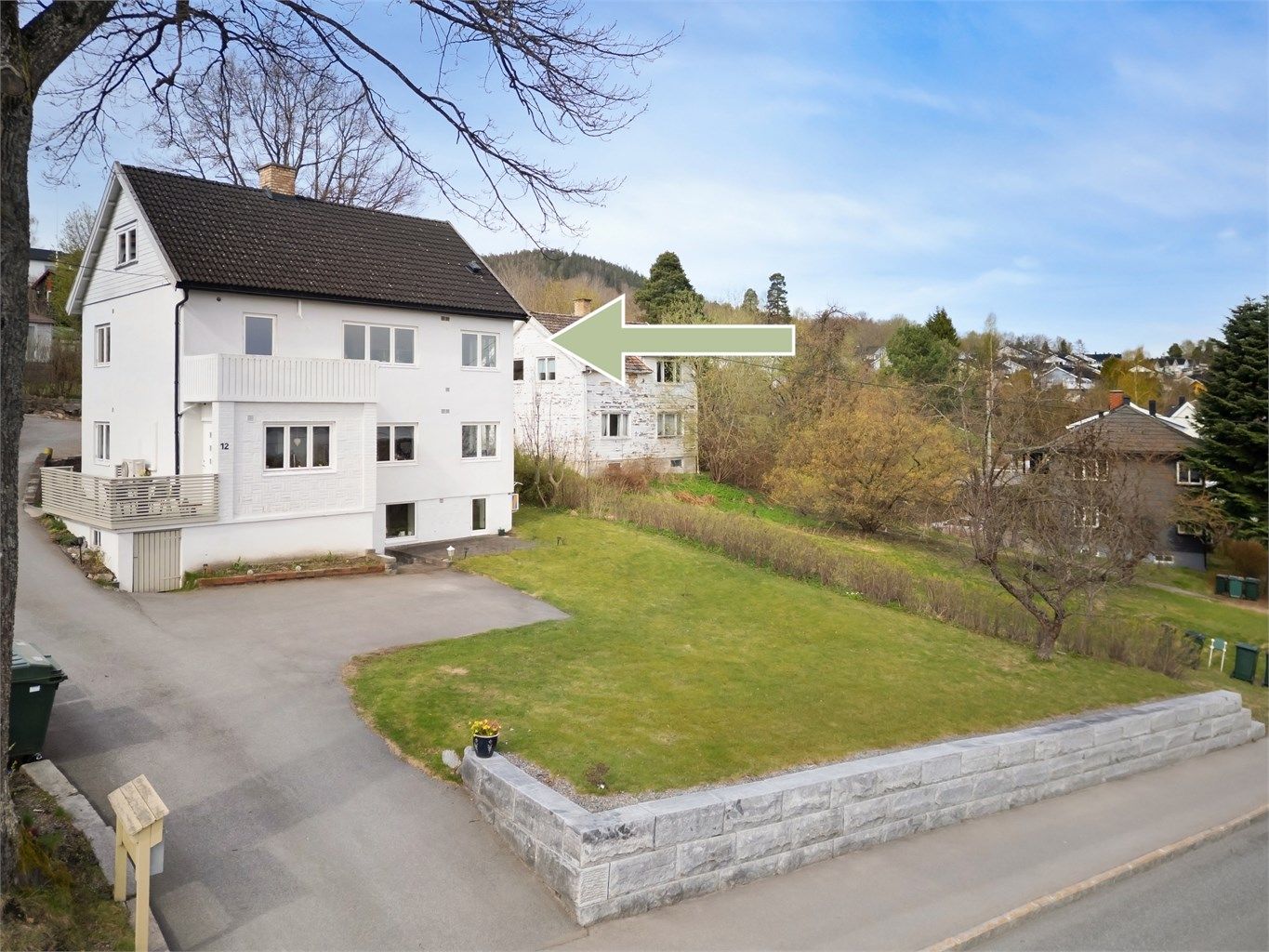 Eiendommen på attraktive Åskollen består av en hoveddel i 2. etasje og en egen hybel i loftetasjen, som gir fleksible bruksmuligheter.
Foto: Ole Thoresen