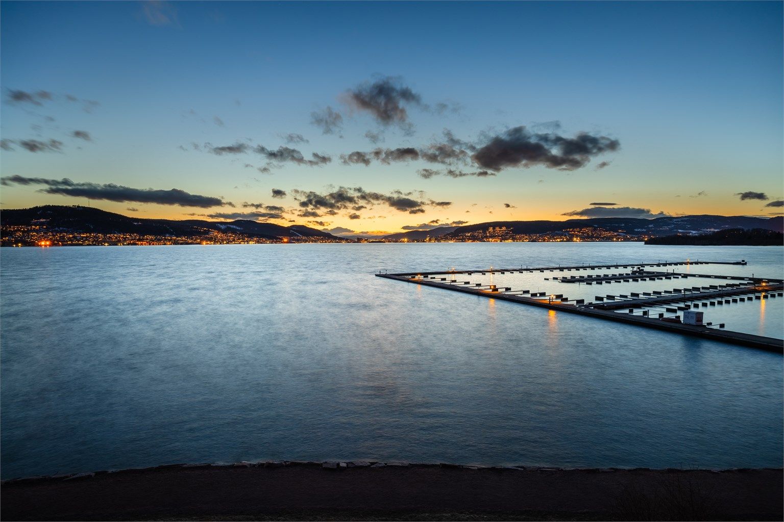 Området byr på nærhet til Drammensfjorden med båthavn og gode bademuligheter.