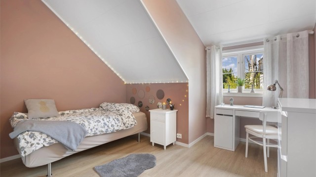 Soverom i 2. etasje med nylagt gulv.