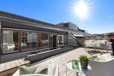 Velkommen til Lørenskog tak. Meget solrikt og godt med terrasse på hele 29 kvm