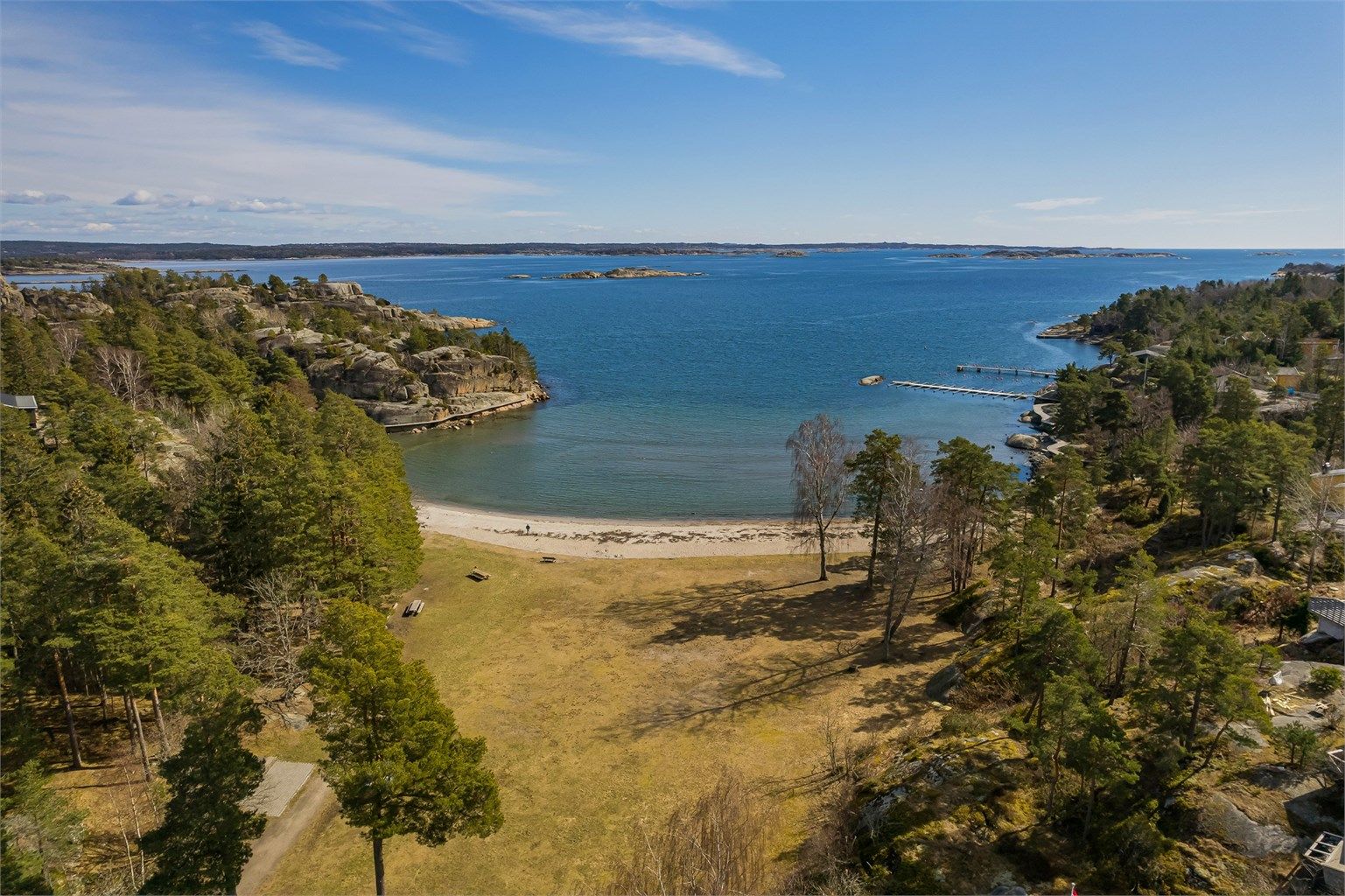 Særdeles kort sykkelavstand til Skjellvika badestrand 