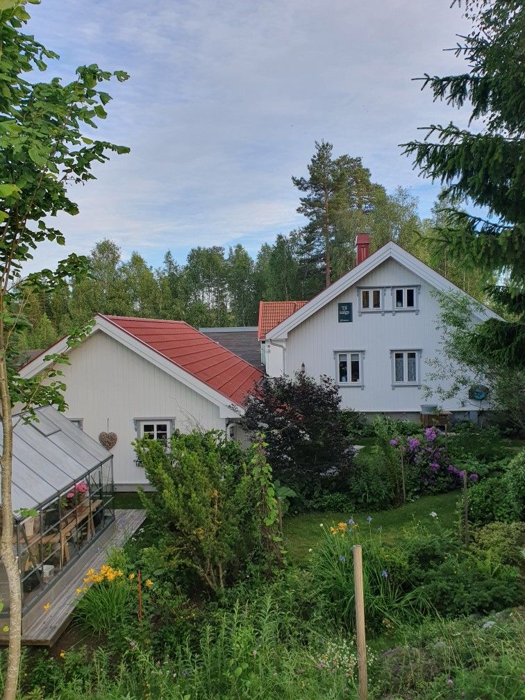 Velkommen til Vardevegen 7 - En vakker, velholdt og idyllisk eiendom