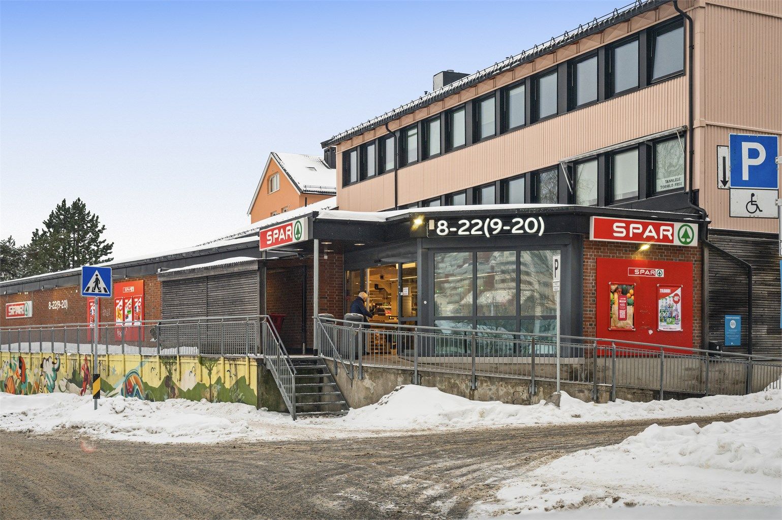 De daglige innkjøpene gjøres enkelt hos Spar Kjelsås, kun en kort spasertur unna.